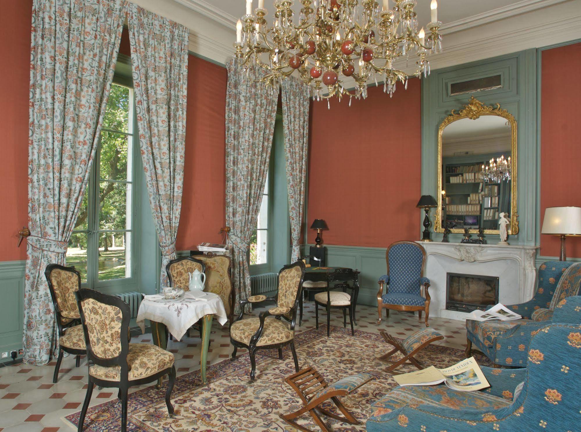 Chateau Juvenal Hotel Saint-Hippolyte-le-Graveyron Buitenkant foto